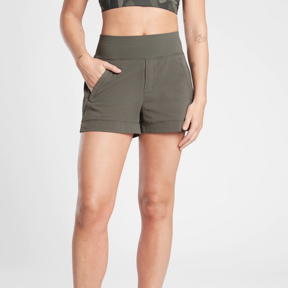 Athleta Trekkie North Short